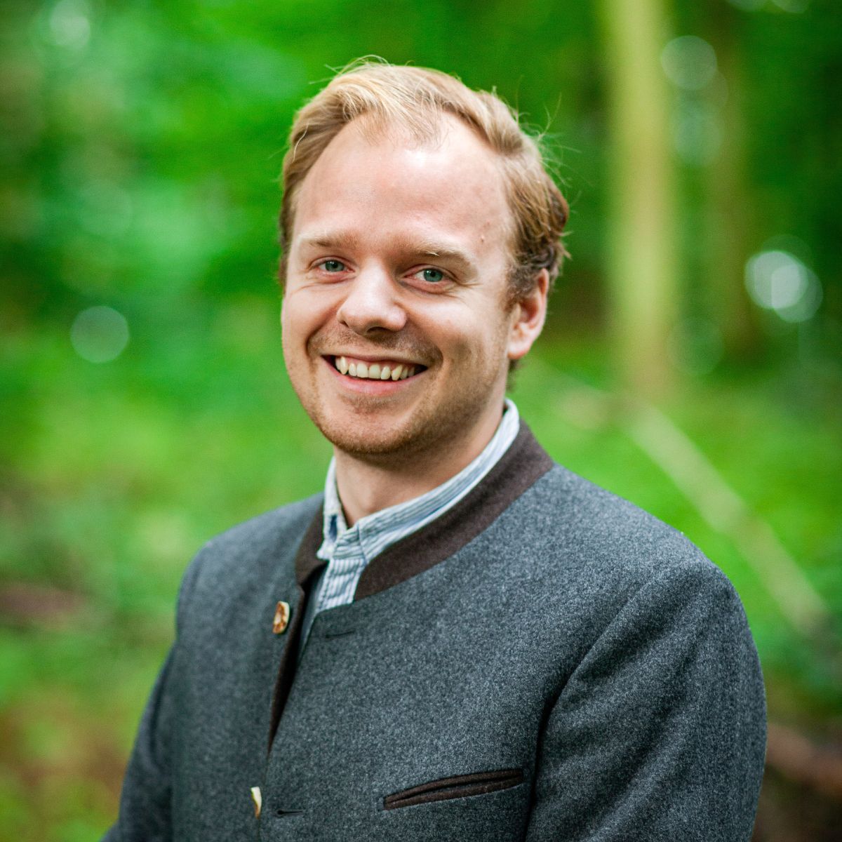 Vicco von Bülow – Gründer des Ruhewald Bossee, Waldbestattung und alternative Bestattungen in Schleswig-Holstein