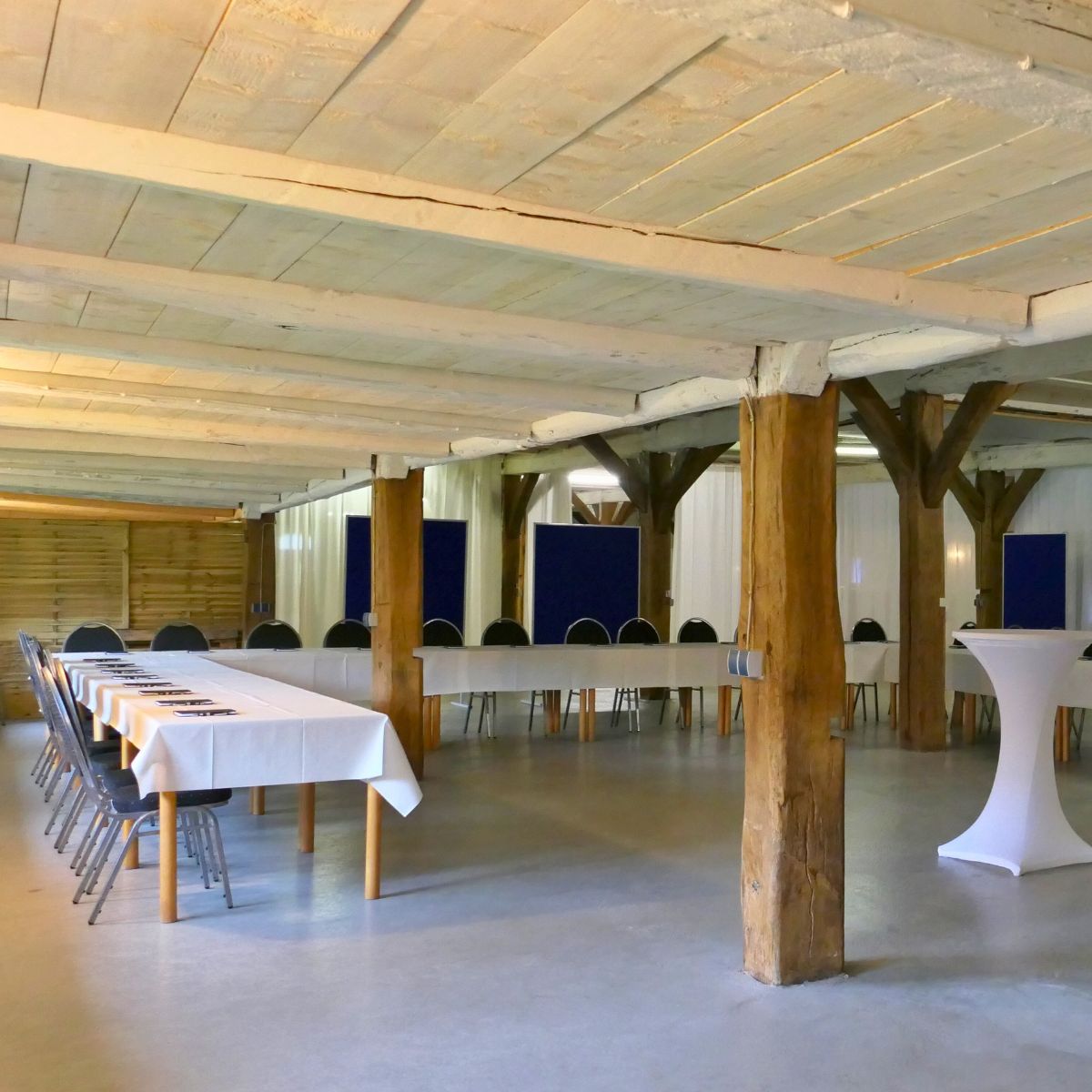 Gut Bossee im Naturpark Westensee – Waldfriedhof mit Waldbestattungen sowie Ort für Hochzeiten, Weihnachtsmärkte und Firmenfeiern